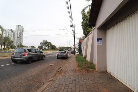 Casa para alugar com 650m², 3 quartos e 2 vagasPlaquinha