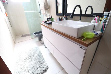 Casa para alugar com 650m², 3 quartos e 2 vagasBanheiro Social