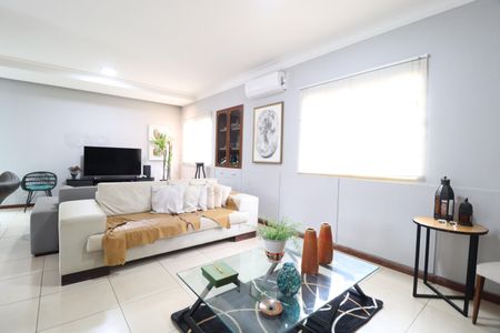 Sala de casa para alugar com 3 quartos, 650m² em Jardim Karaíba, Uberlândia