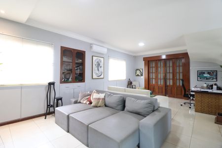 Sala de casa para alugar com 3 quartos, 650m² em Jardim Karaíba, Uberlândia