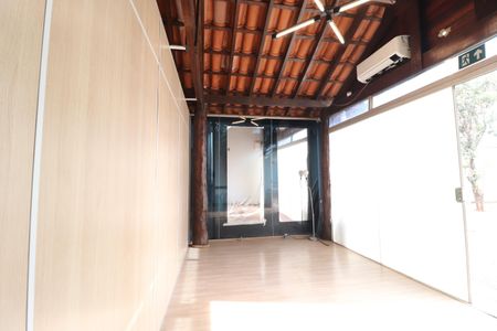 Casa para alugar com 650m², 3 quartos e 2 vagasDepósito