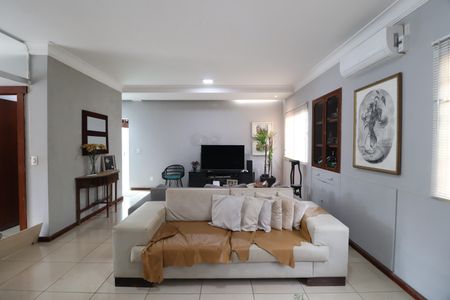 Sala de casa para alugar com 3 quartos, 650m² em Jardim Karaíba, Uberlândia