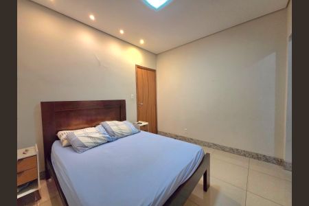Casa à venda com 354m², 3 quartos e 2 vagas Casa à venda com 354m², 3 quartos e 2 vagasQuarto Principal