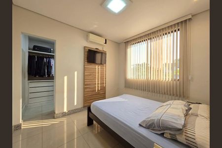 Casa à venda com 354m², 3 quartos e 2 vagas Casa à venda com 354m², 3 quartos e 2 vagasQuarto Principal