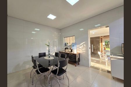Casa à venda com 354m², 3 quartos e 2 vagas Casa à venda com 354m², 3 quartos e 2 vagasCopa