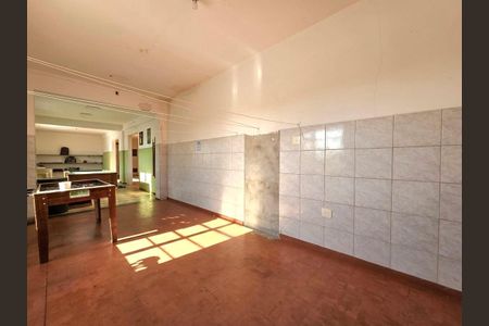 Casa à venda com 354m², 3 quartos e 2 vagas Casa à venda com 354m², 3 quartos e 2 vagasSalão de jogos