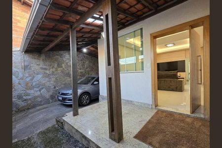 Casa à venda com 354m², 3 quartos e 2 vagas Casa à venda com 354m², 3 quartos e 2 vagasGaragem