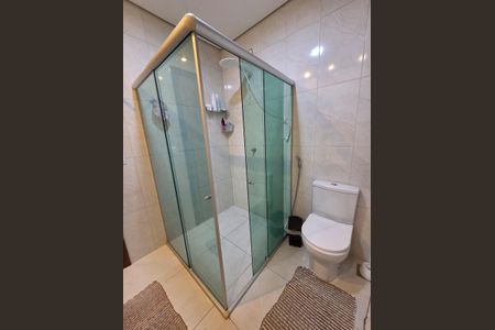 Casa à venda com 354m², 3 quartos e 2 vagas Casa à venda com 354m², 3 quartos e 2 vagasBanheiro