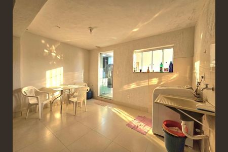 Casa à venda com 354m², 3 quartos e 2 vagas Casa à venda com 354m², 3 quartos e 2 vagasLavanderia