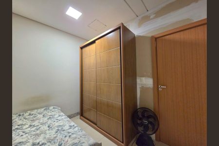 Casa à venda com 354m², 3 quartos e 2 vagas Casa à venda com 354m², 3 quartos e 2 vagasQuarto 1