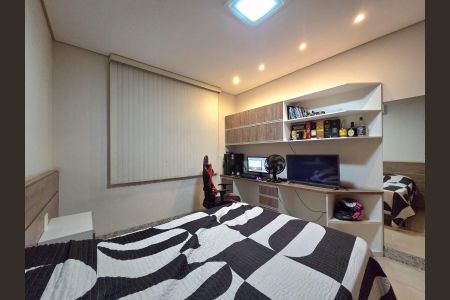 Casa à venda com 354m², 3 quartos e 2 vagas Casa à venda com 354m², 3 quartos e 2 vagasQuarto 2