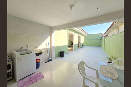 Casa à venda com 354m², 3 quartos e 2 vagas Casa à venda com 354m², 3 quartos e 2 vagasLavanderia