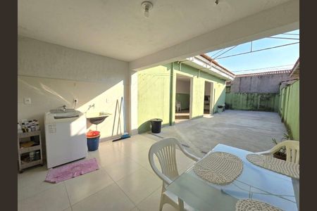 Casa à venda com 354m², 3 quartos e 2 vagas Casa à venda com 354m², 3 quartos e 2 vagasLavanderia