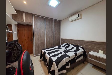 Casa à venda com 354m², 3 quartos e 2 vagas Casa à venda com 354m², 3 quartos e 2 vagasQuarto 2