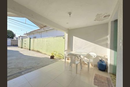 Casa à venda com 354m², 3 quartos e 2 vagas Casa à venda com 354m², 3 quartos e 2 vagasLavanderia