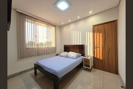 Casa à venda com 354m², 3 quartos e 2 vagas Casa à venda com 354m², 3 quartos e 2 vagasQuarto Principal