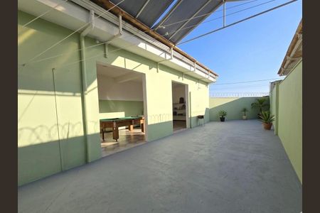 Casa à venda com 354m², 3 quartos e 2 vagas Casa à venda com 354m², 3 quartos e 2 vagasQuintal