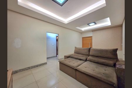 Sala  de casa à venda com 3 quartos, 354m² em Santo Andre, Belo Horizonte