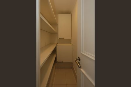 Apartamento à venda com 270m², 4 quartos e 5 vagas Apartamento à venda com 270m², 4 quartos e 5 vagascozinha