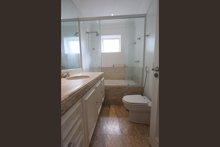 Apartamento à venda com 270m², 4 quartos e 5 vagas Apartamento à venda com 270m², 4 quartos e 5 vagasBanheiro da Suíte 2