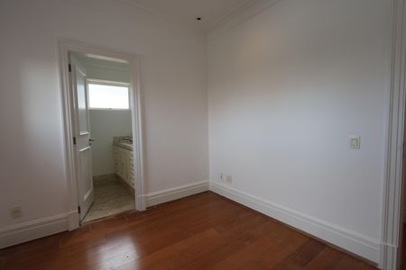 Apartamento à venda com 270m², 4 quartos e 5 vagas Apartamento à venda com 270m², 4 quartos e 5 vagassuíte 3