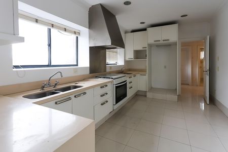 Apartamento à venda com 270m², 4 quartos e 5 vagas Apartamento à venda com 270m², 4 quartos e 5 vagascozinha