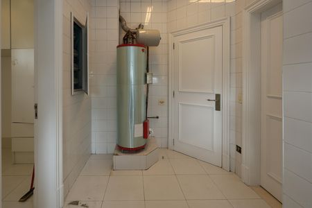 Apartamento à venda com 270m², 4 quartos e 5 vagas Apartamento à venda com 270m², 4 quartos e 5 vagasÁrea de Serviço