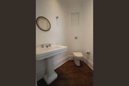 Apartamento à venda com 270m², 4 quartos e 5 vagas Apartamento à venda com 270m², 4 quartos e 5 vagasLavabo