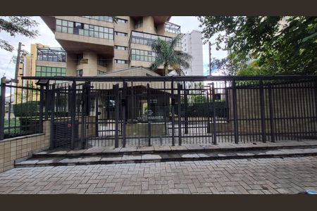Apartamento à venda com 270m², 4 quartos e 5 vagas Apartamento à venda com 270m², 4 quartos e 5 vagasFachada