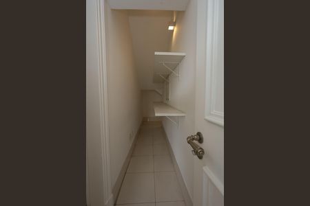 Apartamento à venda com 270m², 4 quartos e 5 vagas Apartamento à venda com 270m², 4 quartos e 5 vagascozinha