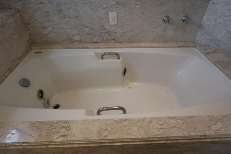 Apartamento à venda com 270m², 4 quartos e 5 vagas Apartamento à venda com 270m², 4 quartos e 5 vagasBanheiro da Suíte 4