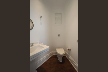 Apartamento à venda com 270m², 4 quartos e 5 vagas Apartamento à venda com 270m², 4 quartos e 5 vagasLavabo
