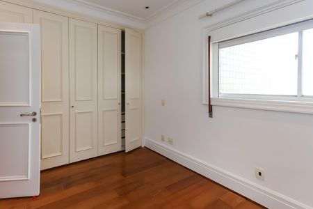 Apartamento à venda com 270m², 4 quartos e 5 vagas Apartamento à venda com 270m², 4 quartos e 5 vagassuíte 3