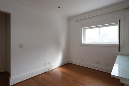 Apartamento à venda com 270m², 4 quartos e 5 vagas Apartamento à venda com 270m², 4 quartos e 5 vagassuíte 2