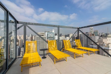 Studio à venda com 24m², 1 quarto e sem vaga Studio à venda com 24m², 1 quarto e sem vagaÁrea comum - Piscina