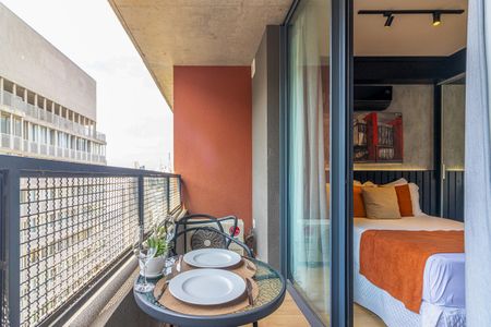 Studio à venda com 24m², 1 quarto e sem vaga Studio à venda com 24m², 1 quarto e sem vagaVaranda
