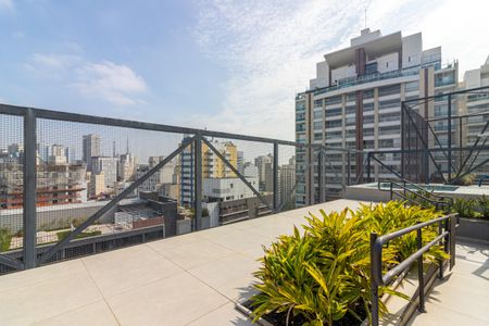 Studio à venda com 24m², 1 quarto e sem vaga Studio à venda com 24m², 1 quarto e sem vagaÁrea comum - Piscina