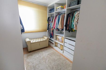 Apartamento à venda com 168m², 4 quartos e 2 vagas Apartamento à venda com 168m², 4 quartos e 2 vagasquarto 2 / closet