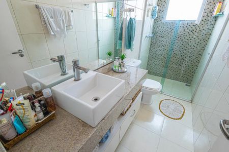 Apartamento à venda com 168m², 4 quartos e 2 vagas Apartamento à venda com 168m², 4 quartos e 2 vagassuite