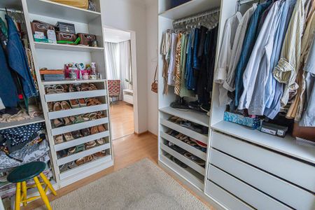 Apartamento à venda com 168m², 4 quartos e 2 vagas Apartamento à venda com 168m², 4 quartos e 2 vagasquarto 2 / closet