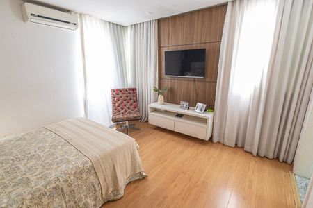 Apartamento à venda com 168m², 4 quartos e 2 vagas Apartamento à venda com 168m², 4 quartos e 2 vagasquarto 1 / suite