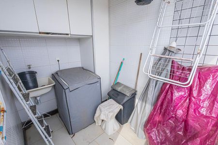 Apartamento à venda com 168m², 4 quartos e 2 vagas Apartamento à venda com 168m², 4 quartos e 2 vagasarea de serviço