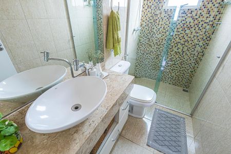 Apartamento à venda com 168m², 4 quartos e 2 vagas Apartamento à venda com 168m², 4 quartos e 2 vagasbanheiro
