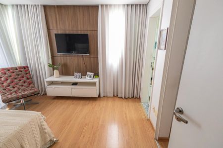 Apartamento à venda com 168m², 4 quartos e 2 vagas Apartamento à venda com 168m², 4 quartos e 2 vagasquarto 1 / suite
