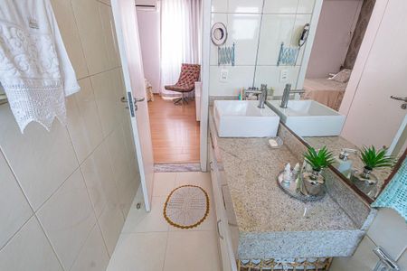 Apartamento à venda com 168m², 4 quartos e 2 vagas Apartamento à venda com 168m², 4 quartos e 2 vagassuite