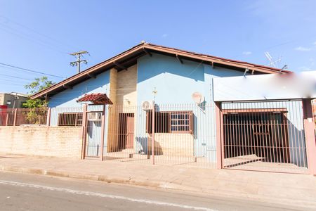 Casa para alugar com 107m², 2 quartos e 1 vaga Casa para alugar com 107m², 2 quartos e 1 vagaFachada