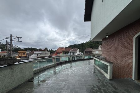 Casa à venda com 256m², 4 quartos e 3 vagas Casa à venda com 256m², 4 quartos e 3 vagasSacada