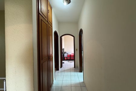 Casa à venda com 256m², 4 quartos e 3 vagas Casa à venda com 256m², 4 quartos e 3 vagasAcesso - Quartos