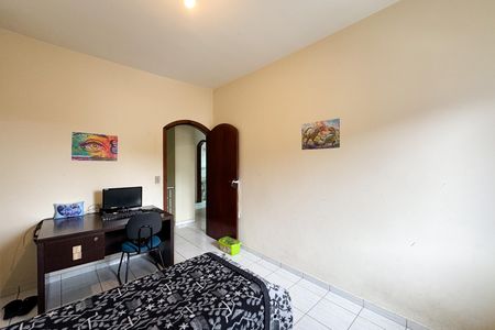 Casa à venda com 256m², 4 quartos e 3 vagas Casa à venda com 256m², 4 quartos e 3 vagasQuarto 1