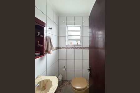 Casa à venda com 256m², 4 quartos e 3 vagas Casa à venda com 256m², 4 quartos e 3 vagasLavabo 2